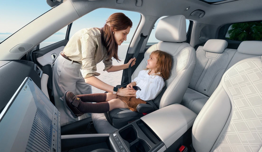 Atto 2 DM-i - Interior - passenger seat isofix