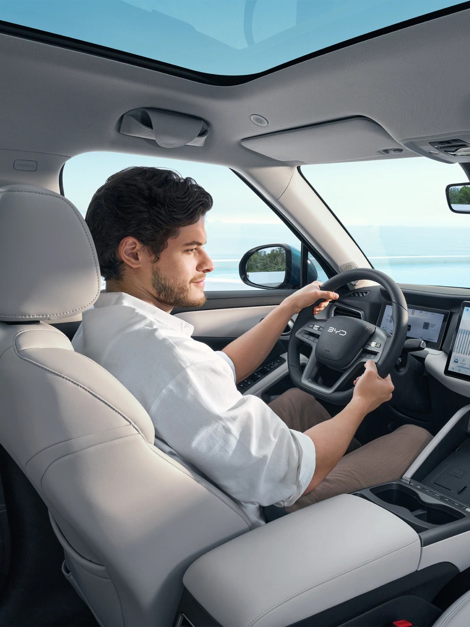 Atto 2 DM-i driver seat