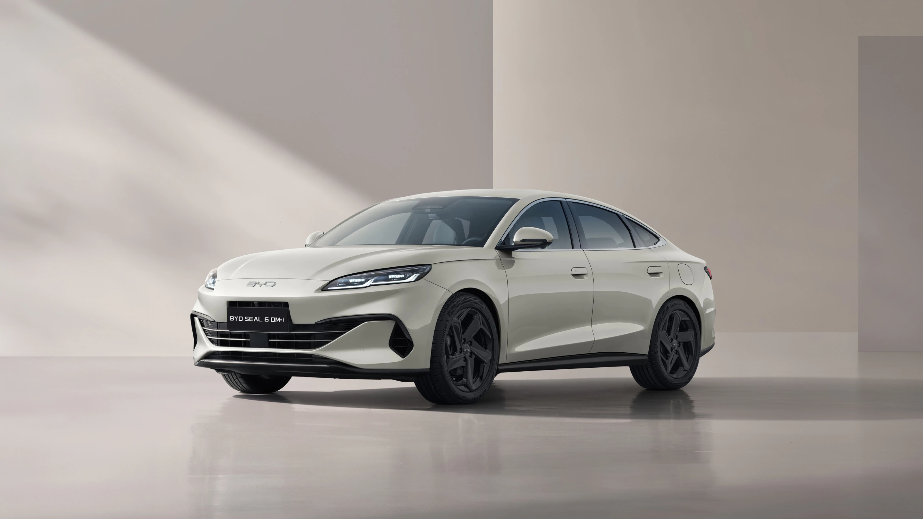 BYD SEAL 6 DM-i Saloon