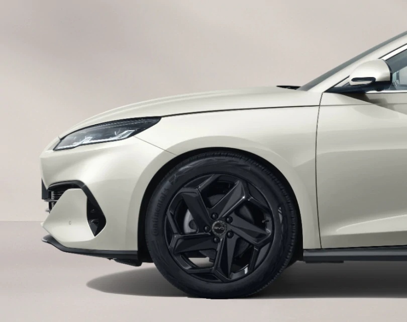 SEAL 6 DM-i front Side view