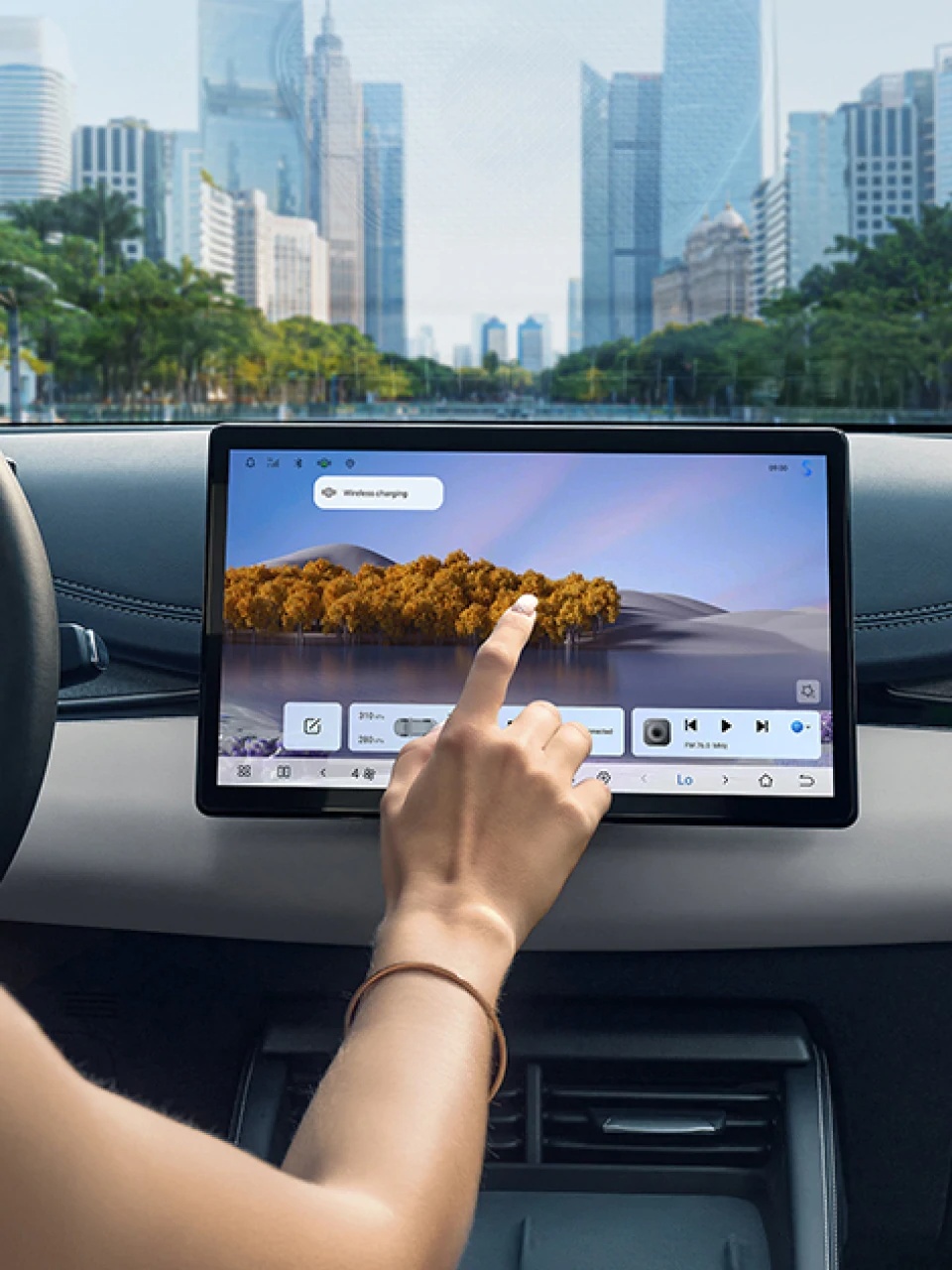 SEAL 6 15.6" Floating touchscreen